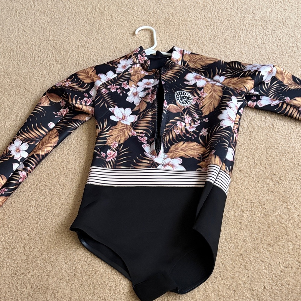 RIPCURL Black Floral Long-Sleeve One-Piece shorty wetsuit with Pink & Tan Print